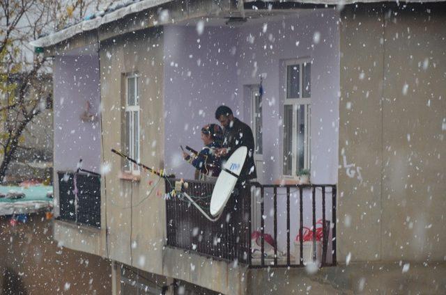 Beytüşşebap’ta kar yağışı etkili oldu