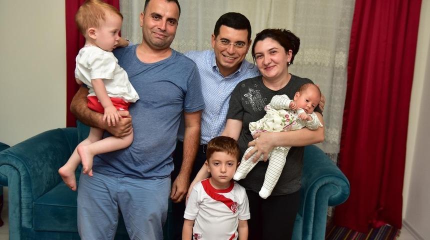 Tütüncü, 80 günde 450’den fazla ev ziyareti yaptı