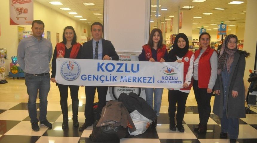 Gönüllü gençlerden ihtiyaç sahibi ailelere destek