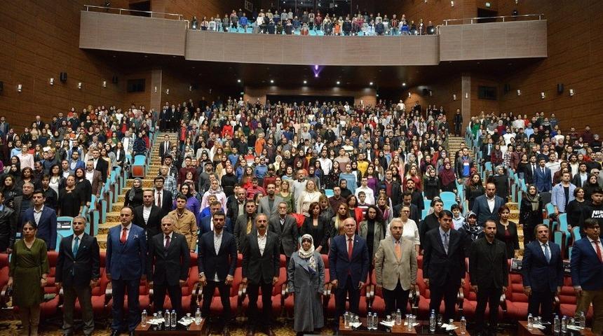 Kenan Sofuoğlu’na Uşak’ta anlamlı ödül