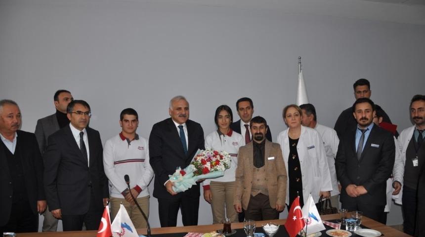 Vali Zorluoğlu’ndan Özel Van OSB Mesleki ve Teknik Kolejine ziyaret