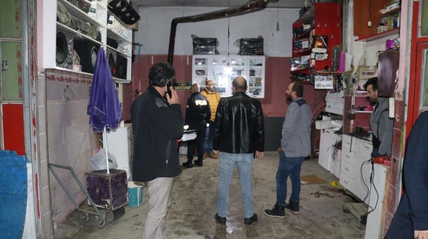 Silahla boynundan vurulan kişi ağır yaralandı