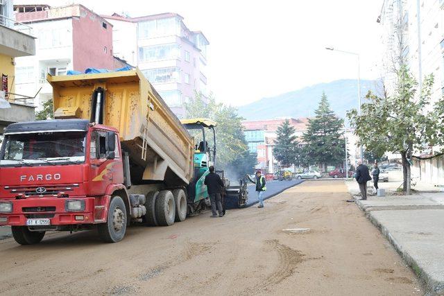 Yeni Mahalle’nin yolları asfaltlanıyor