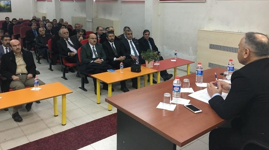 Elazığ’da ilkokul müdürleri ile değerlendirme toplantısı