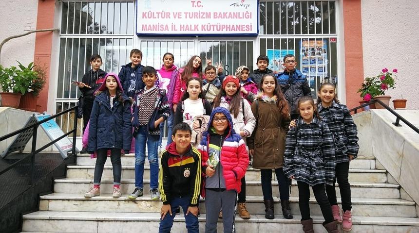 &Ouml;nce k&uuml;t&uuml;phane sonra tiyatro