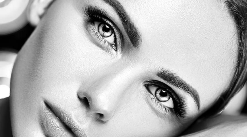 Ameliyatsız y&uuml;z germe m&uuml;mk&uuml;n m&uuml;? İşte son trend estetik operasyon