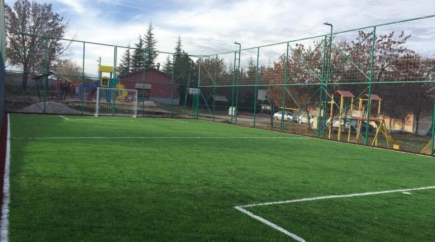 Ereğli Belediyesi il&ccedil;eye yeni halı sahalar kazandırdı