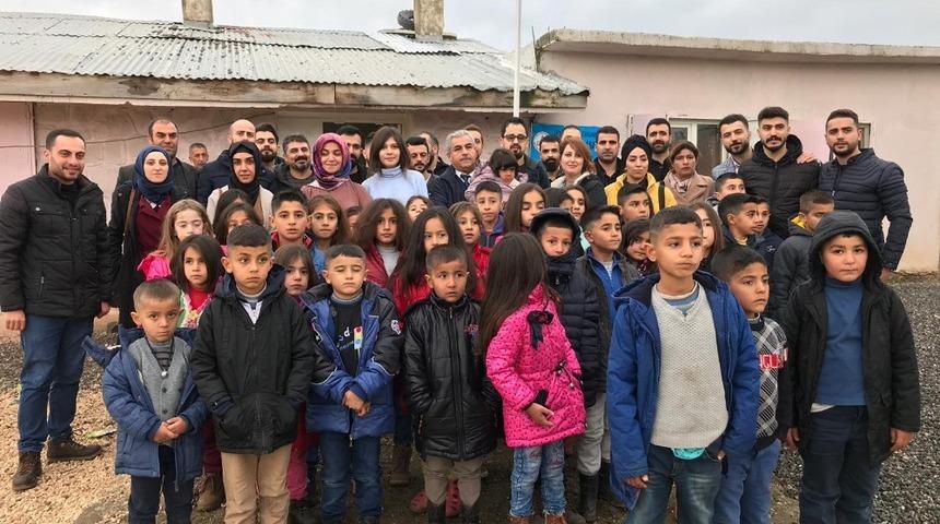 K&ouml;y okullarında okuyan &ouml;ğrencilerin tıraş keyfi