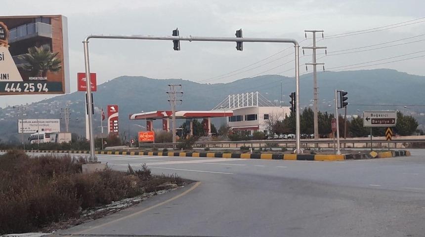 Boğazi&ccedil;i Kavşağı g&uuml;venli hale getirildi