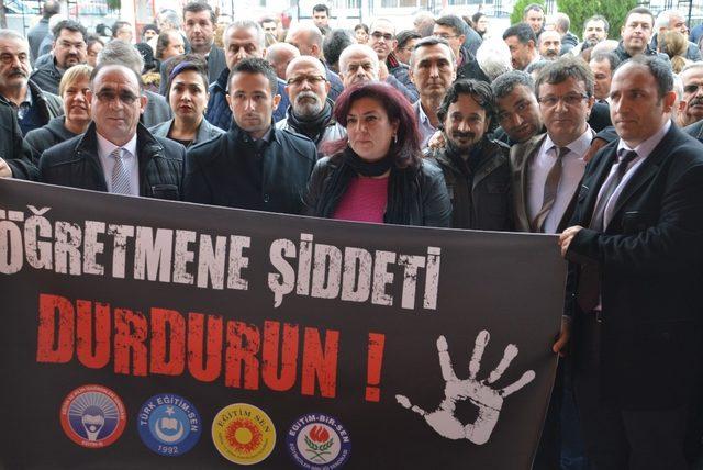 Okulda öğrenci şiddetine sendikalardan tepki