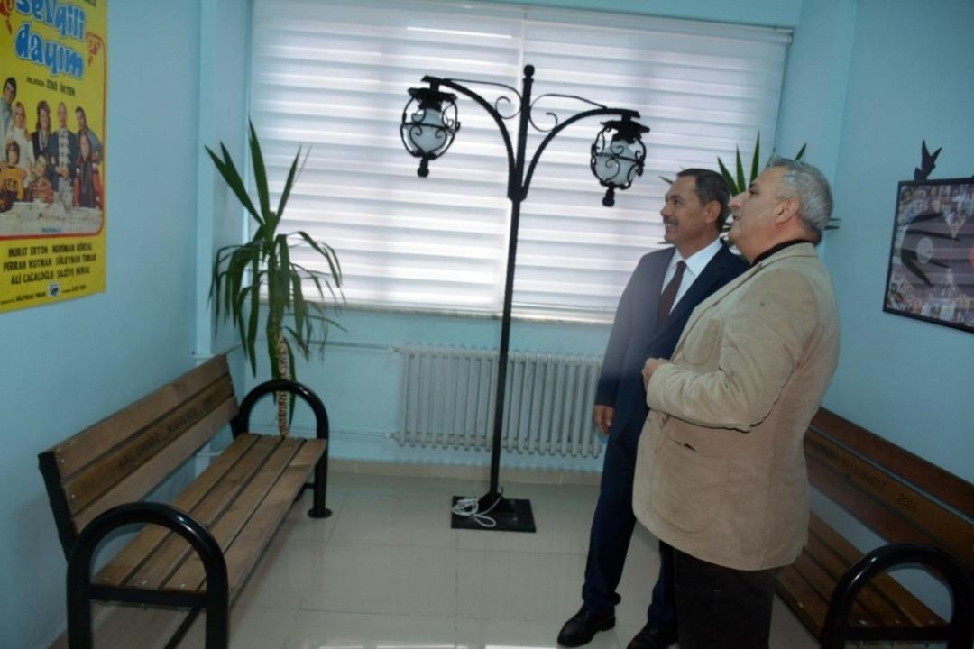 Uysal &ouml;ğrencilerle buluştu