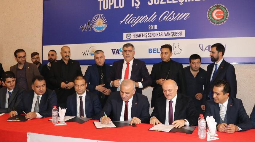 Van&rsquo;da toplu iş s&ouml;zleşmesi imza t&ouml;reni