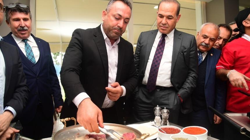 S&ouml;zl&uuml;: &ldquo;&Uuml;reticilerimiz, Adana ekonomisinin bel kemiğidir&rdquo;