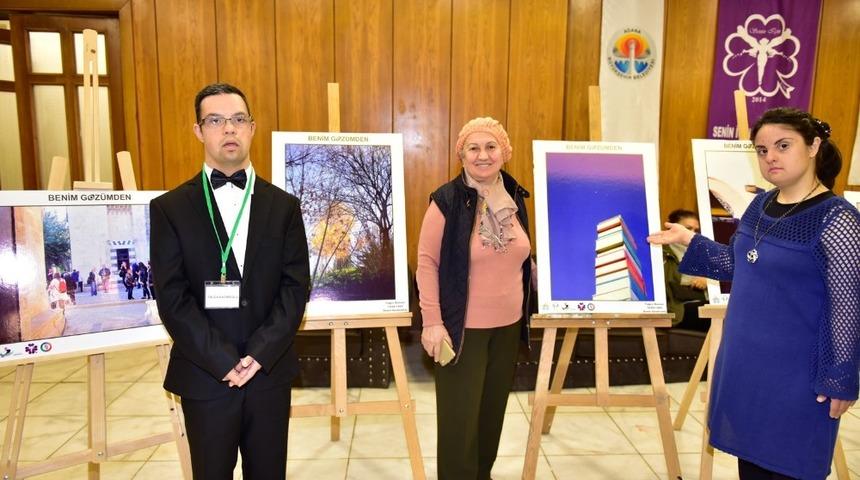 Down sendromlu &ccedil;ocuklardan fotoğraf sergisi