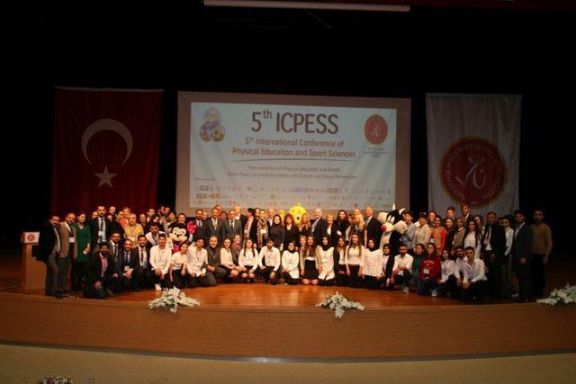 150 bilim insanı 5. Uluslararası Beden Eğitimi ve Spor Bilimleri konferansında buluştu