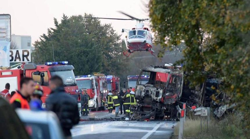 İtalya'da benzincide yangın ve patlama: 2 ölü, 17 yaralı