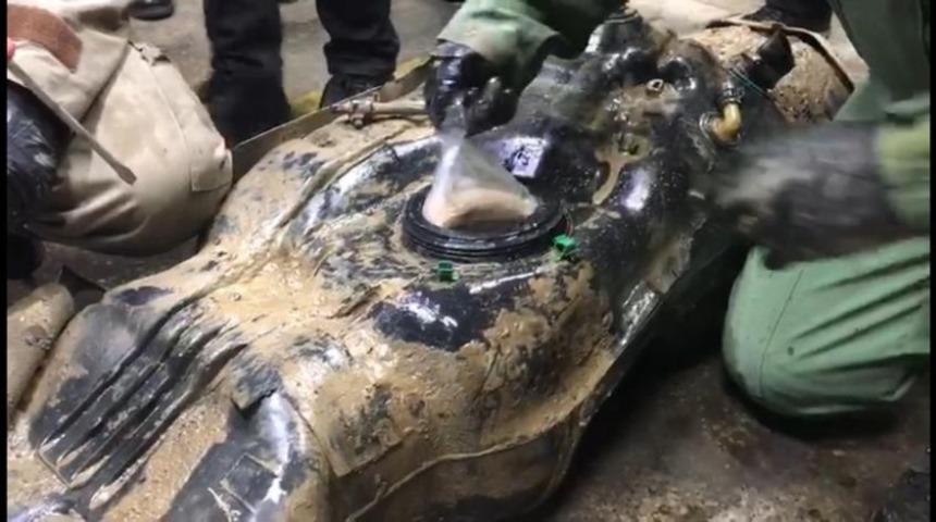 Kamyonetin yakıt deposunda 32 kilo eroin ele geçirildi