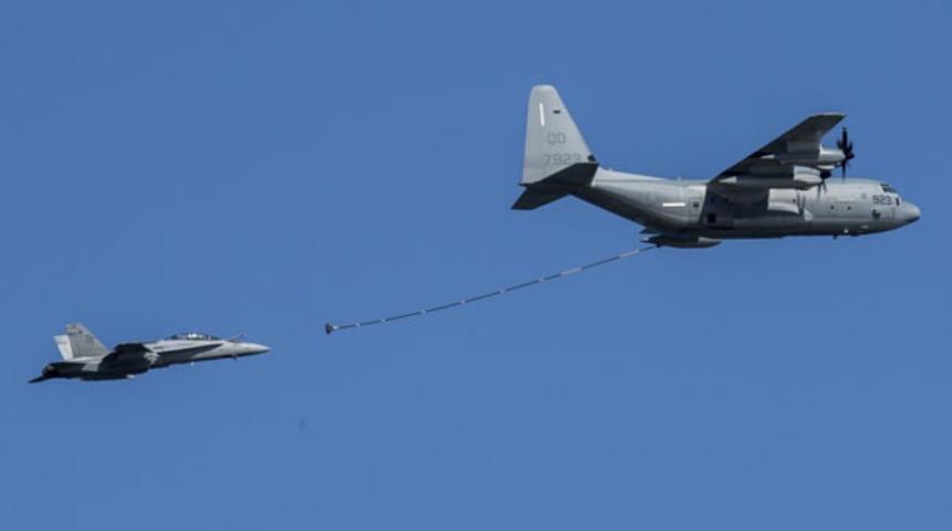 ABD uçakları Japonya açıklarında çarpıştı!