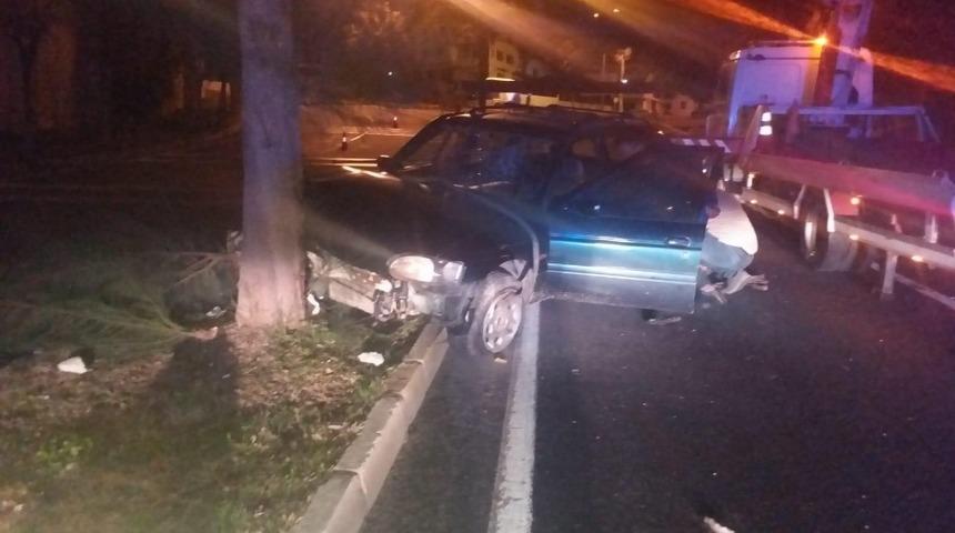 Kuşadası&rsquo;nda trafik kazası; 2 yaralı