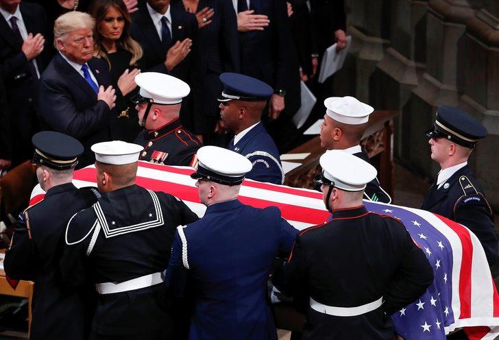 Baba Bush son yolculuğuna uğurlanıyor  G5