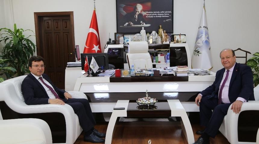 Kaymakam Şahin&rsquo;den Başkan &Ouml;zakcan&rsquo;a ziyaret