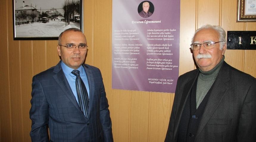 Halk ozanı Erzurum’u gezerek şiir yazıyor