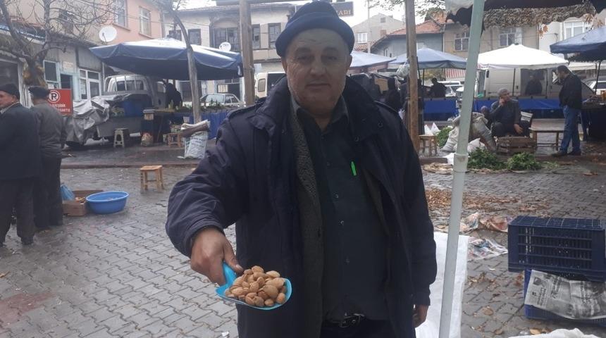 Bin 700 rakımda yetişen bademler şifa kaynağı