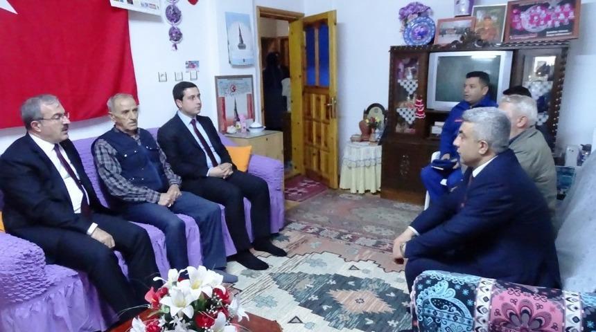 Vali Toraman: Devletin kapısı şehit ailelerine daima a&ccedil;ıktır