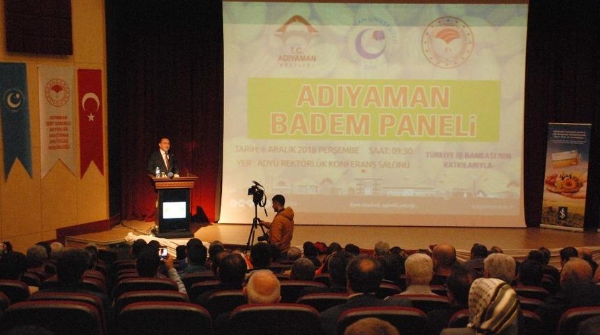 Adıyaman&rsquo;da badem paneli d&uuml;zenlendi