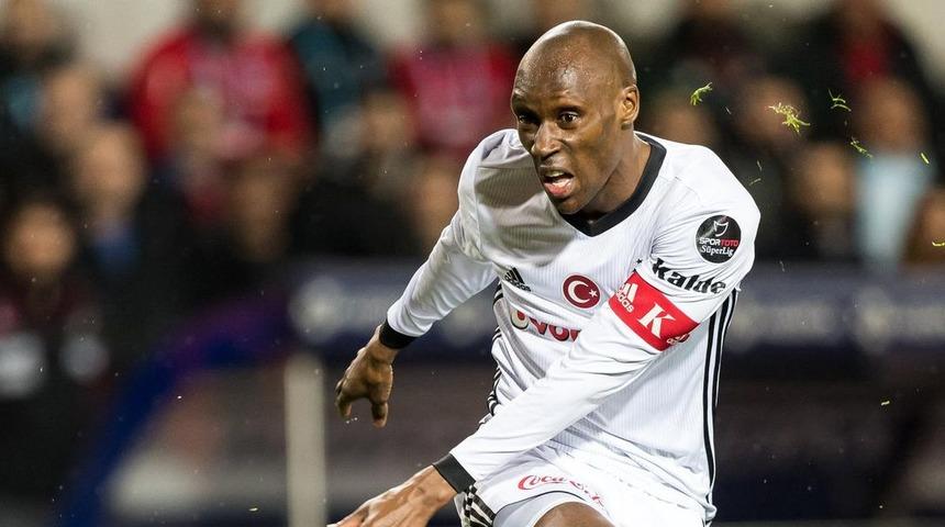 Atiba Hutchinson Beşiktaş'ta en çok forma giyen yabancı futbolcu olacak