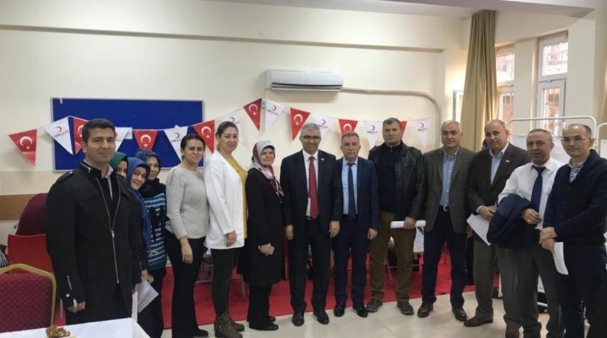 Lise &ouml;ğrencilerinden Kızılay&rsquo;a destek