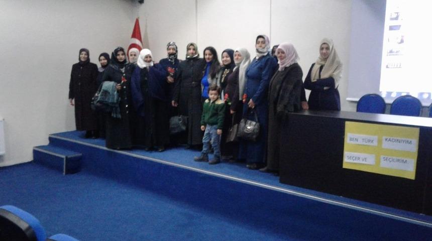 Tekman&rsquo;da kadın hakları g&uuml;n&uuml; kutlandı