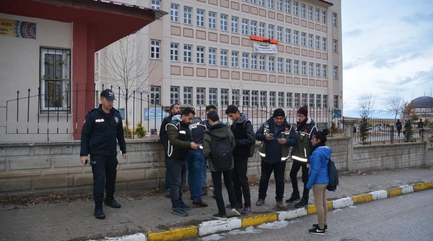 Van&rsquo;da &ldquo;Huzurlu Parklar ve Okul &Ouml;nleri&rdquo; uygulaması