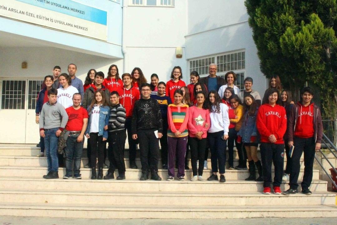 Aydın &Ouml;zel Kavaklı Anadolu Lisesi&rsquo;nden engelli &ouml;ğrencilere ziyaret