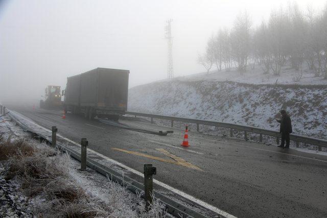Ardahan'da sis ve buzlanma kazalara yol açtı