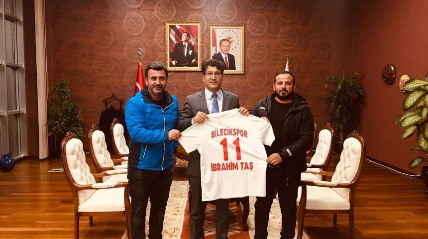 Bilecikspor&rsquo;dan Rekt&ouml;r Taş&rsquo;a teşekk&uuml;r ziyareti