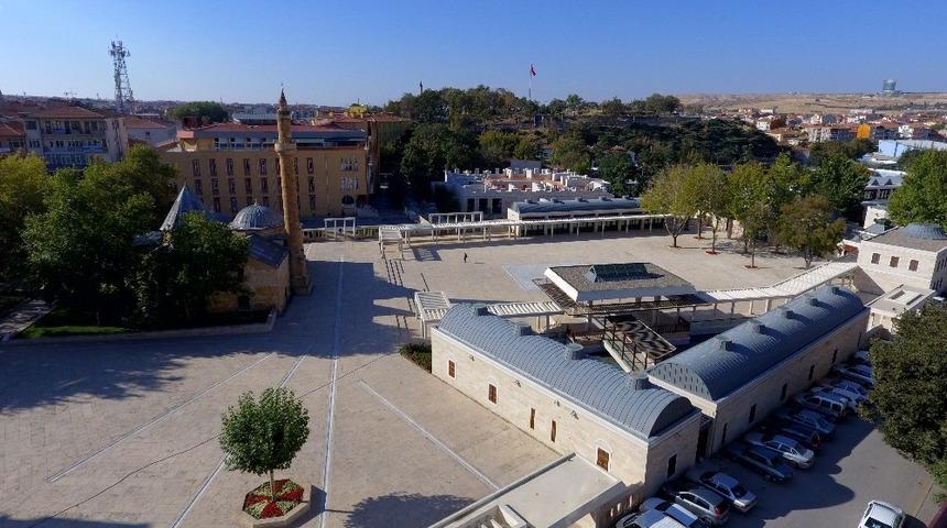 Yaşar Bahçeci, Kırşehir Belediye tarihinde 3 dönemle bir ilki gerçekleştirdi