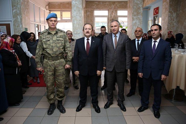 Vali Ali Hamza Pehlivan, “Sandıktan Yansıyan Mazi” sergisi açılışına katıldı G1