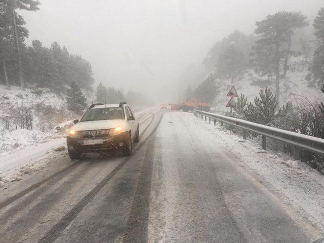 Manisa’nın yüksek kesimlerinde kar yağışı