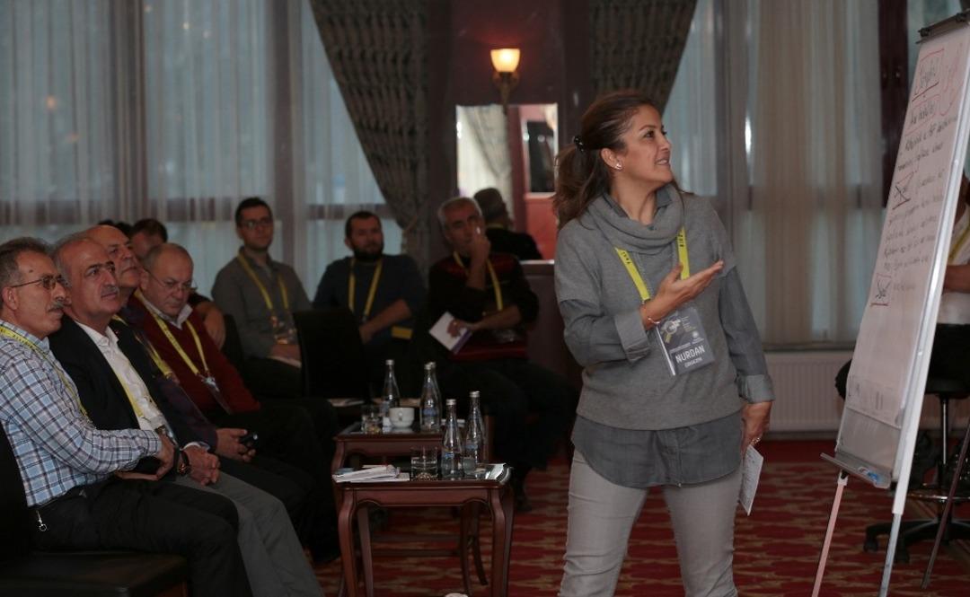 Atat&uuml;rk &Uuml;niversitesinde yabancı dilin geleceği tasarlandı