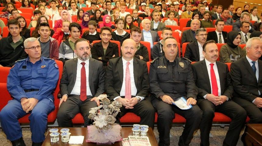 Sincan&rsquo;da okullar minik polislere emanet