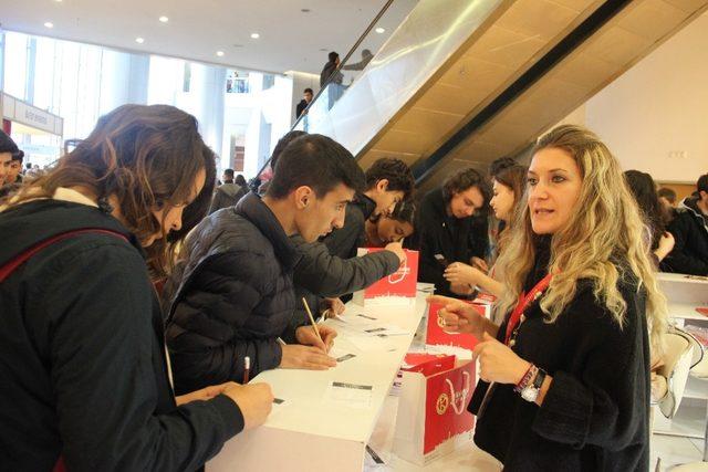 Eğitim ve Kariyer Fuarı’nda öğrenciler ‘Kavram’a akın etti