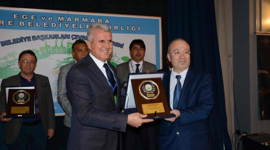 Karabiga Belediye Başkanı Karataş&rsquo;a Yılın &Ccedil;evre Dostu &ouml;d&uuml;l&uuml;