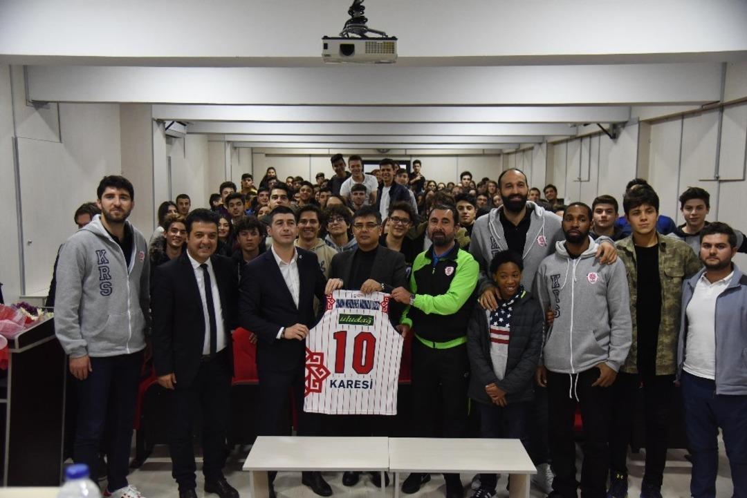 Adnan Menderes Anadolu Lisesi&rsquo;nde Karesispor coşkusu