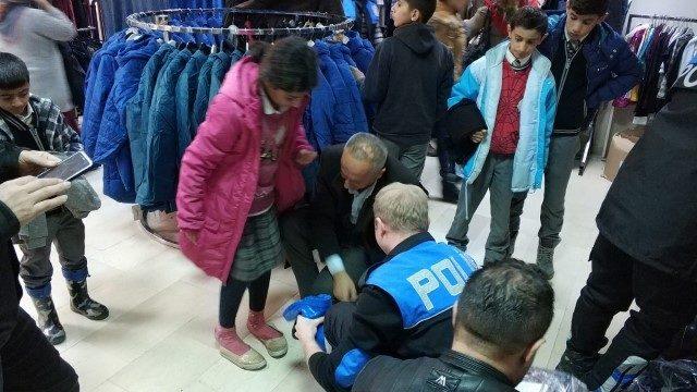 Hakkari polisinden sıcak yardım