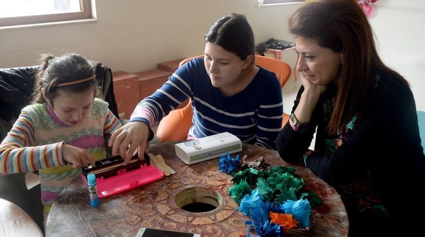 Osmangazi&rsquo;den engelli &ouml;ğrencilere el sanatları eğitimi