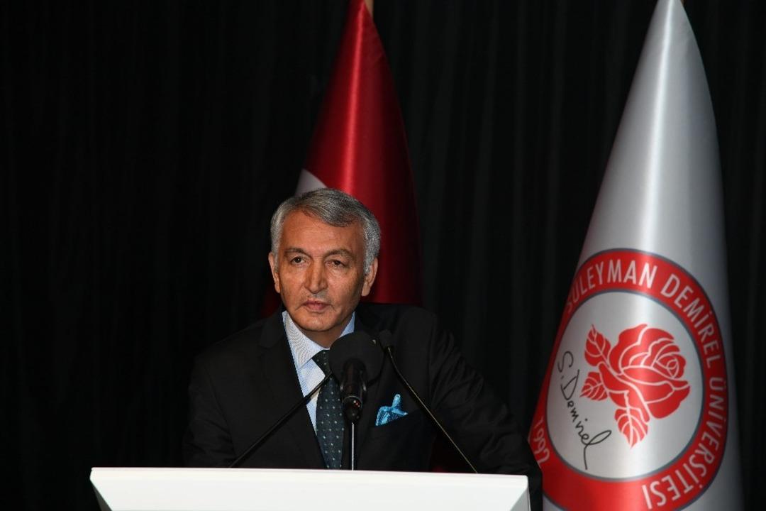 Başkan G&uuml;naydın&rsquo;dan &ouml;ğrencilere parklarda &uuml;cretsiz internet m&uuml;jdesi