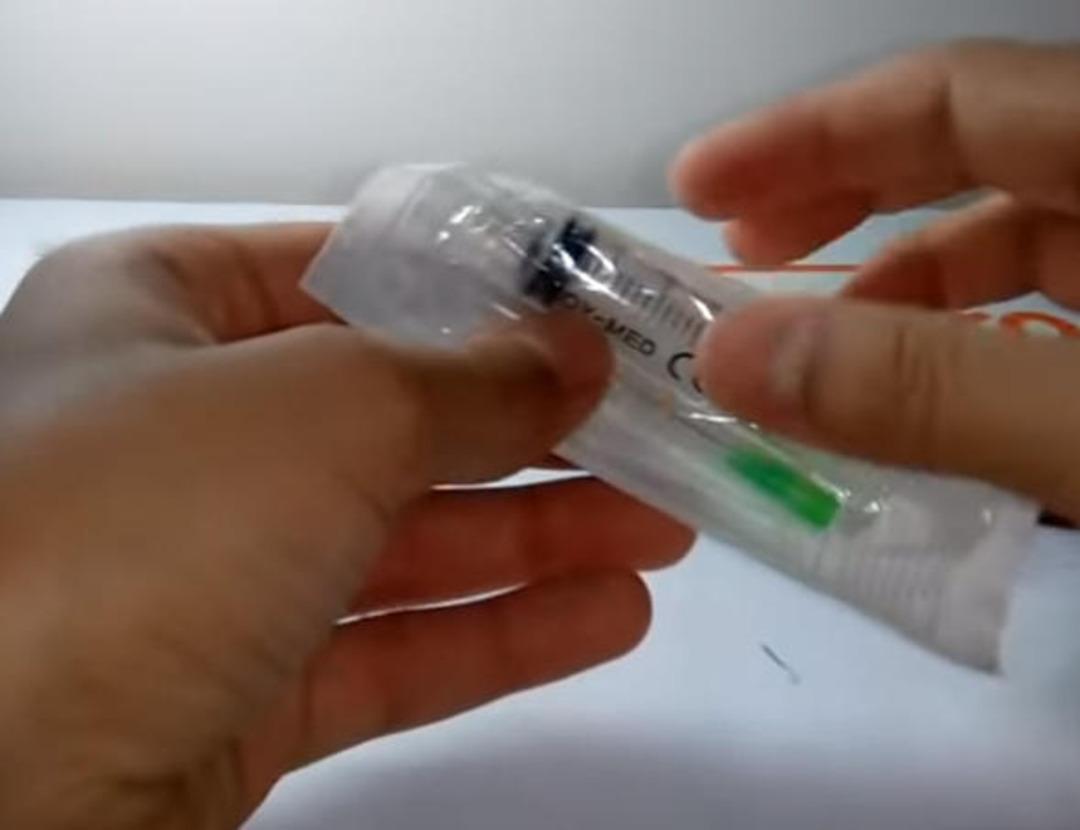 İstanbul'da lise &ouml;ğrencisi lastik ve şırıngayla &ouml;yle bir şey yaptı ki...