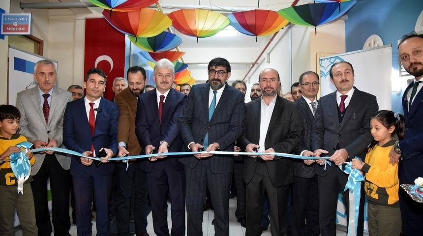 Proje at&ouml;lyelerinde &ouml;ğrenciler 2023&rsquo;e koşuyor