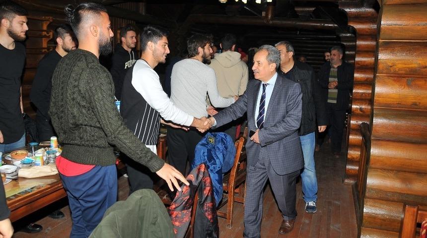 Başkan Akkaya&rsquo;dan Akşehirspor&rsquo;a motivasyon yemeği